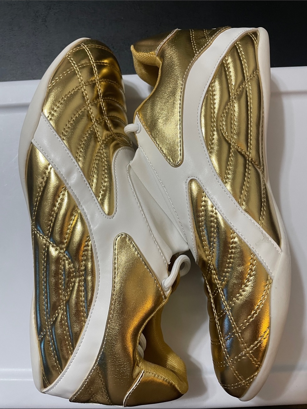 Cape Robbin Gold & white Vulay round toe Women's Athletic Sneakers NWT Sz. 9 - Picture 9 of 13
